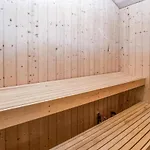 Three-bedroom In Holiday home *