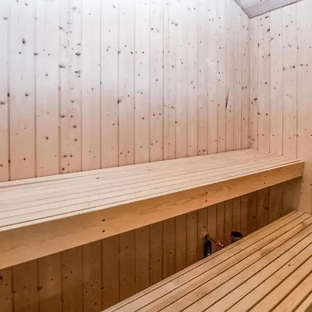 Three-bedroom In Semesterbostad *