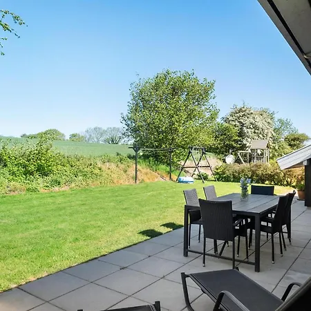 Three-bedroom In Semesterbostad